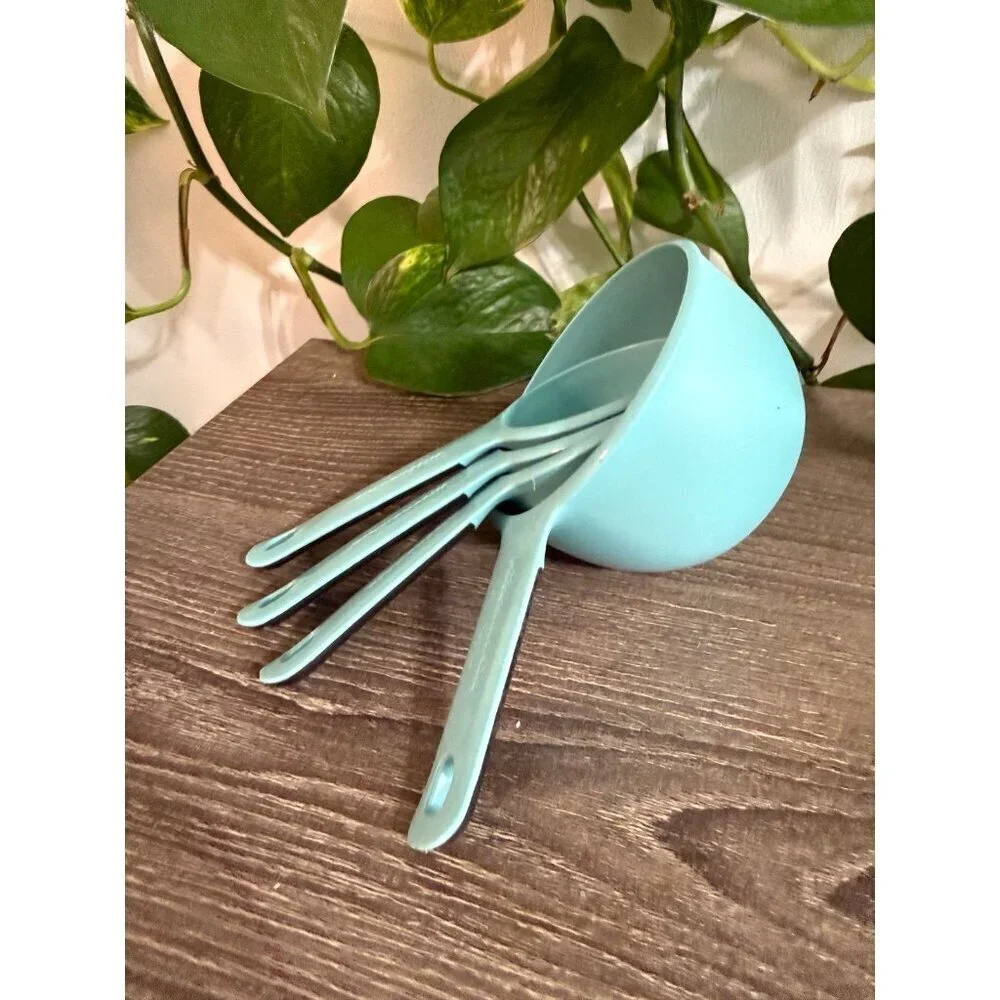 KitchenAid measuring cups blue
